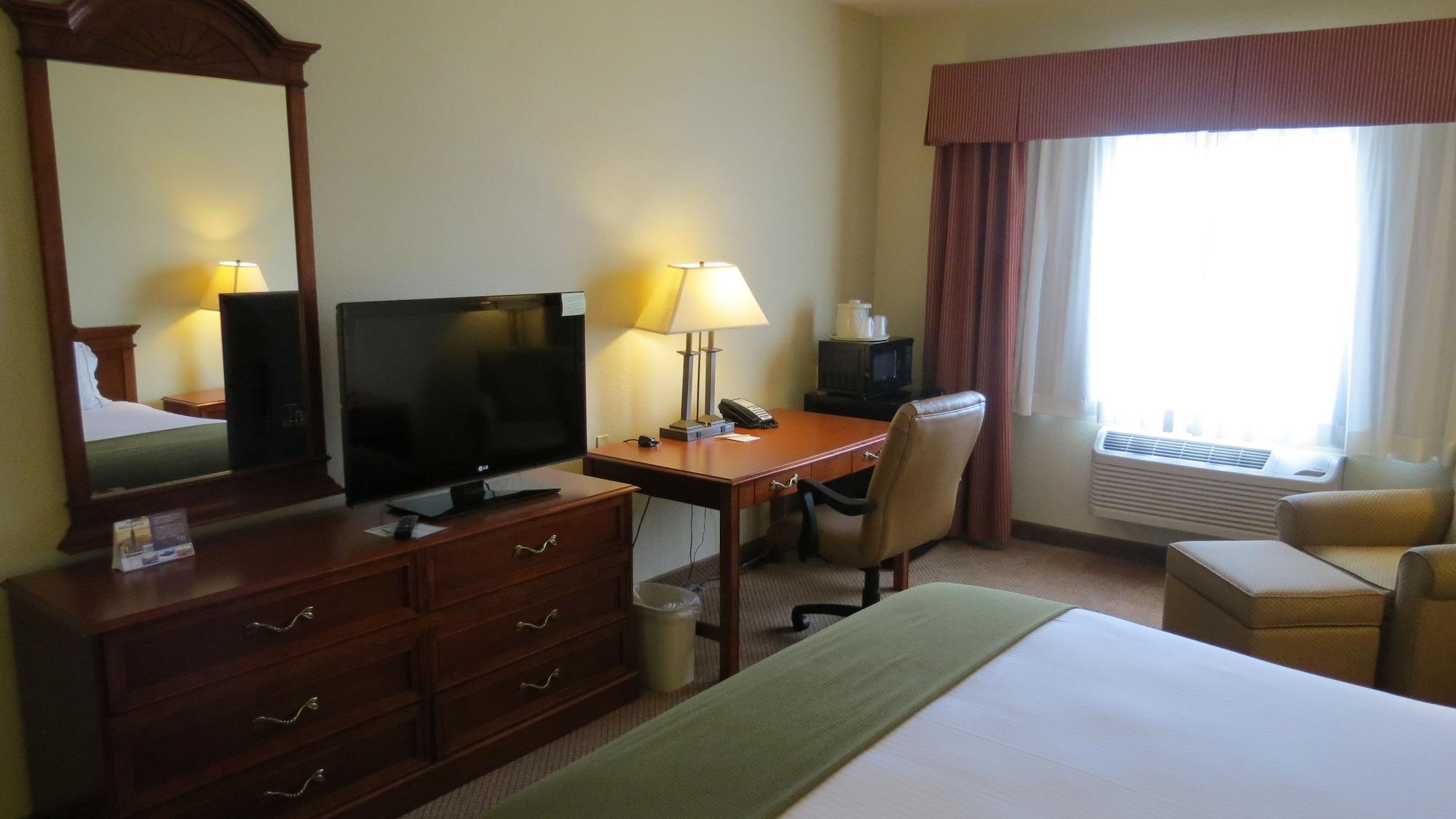 Hotel Baymont & By Wyndham 2*